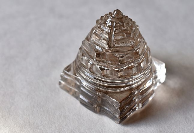 ヒマラヤ水晶製 ストゥーパ １ 詳細